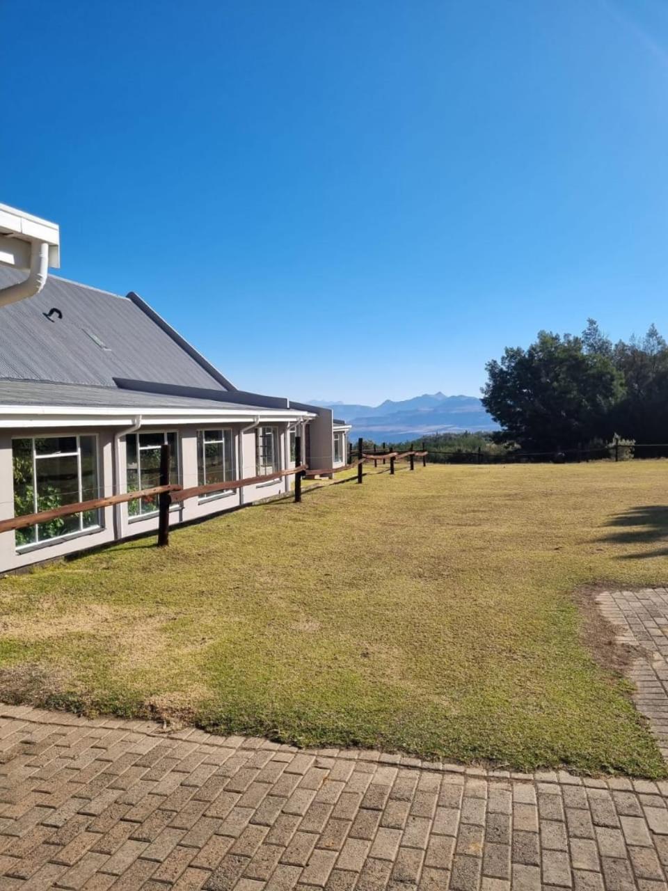 Drakensberg Mountain Retreat Guest House Бергвил Екстериор снимка